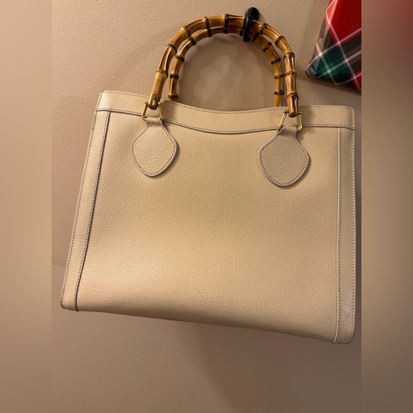 Gucci Handbags - Gucci Ivory Leather Diana Satchel W/ Bamboo Handles W COA (see Photos)